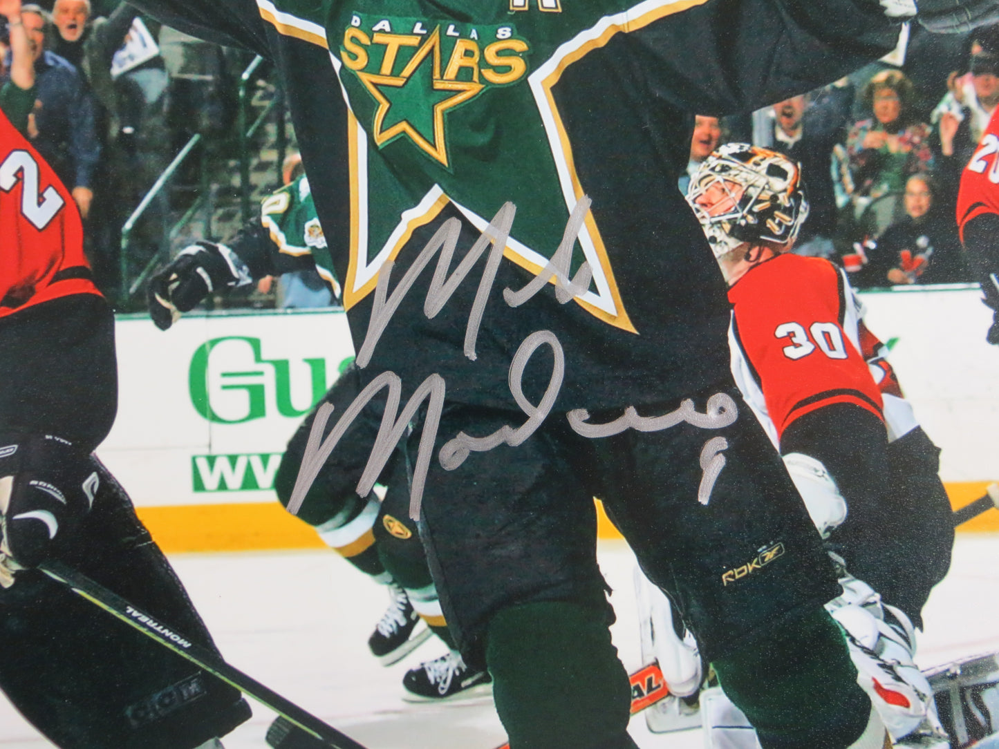 MIKE MODANO DALLAS STARS SIGNED 8x10 GOALLL PHOTO North Stars BAS