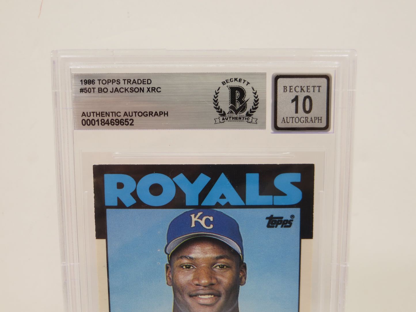 BO JACKSON SIGNED 1986 TOPPS TRADED #50T KC ROYALS BGS BAS SLAB AUTO 10