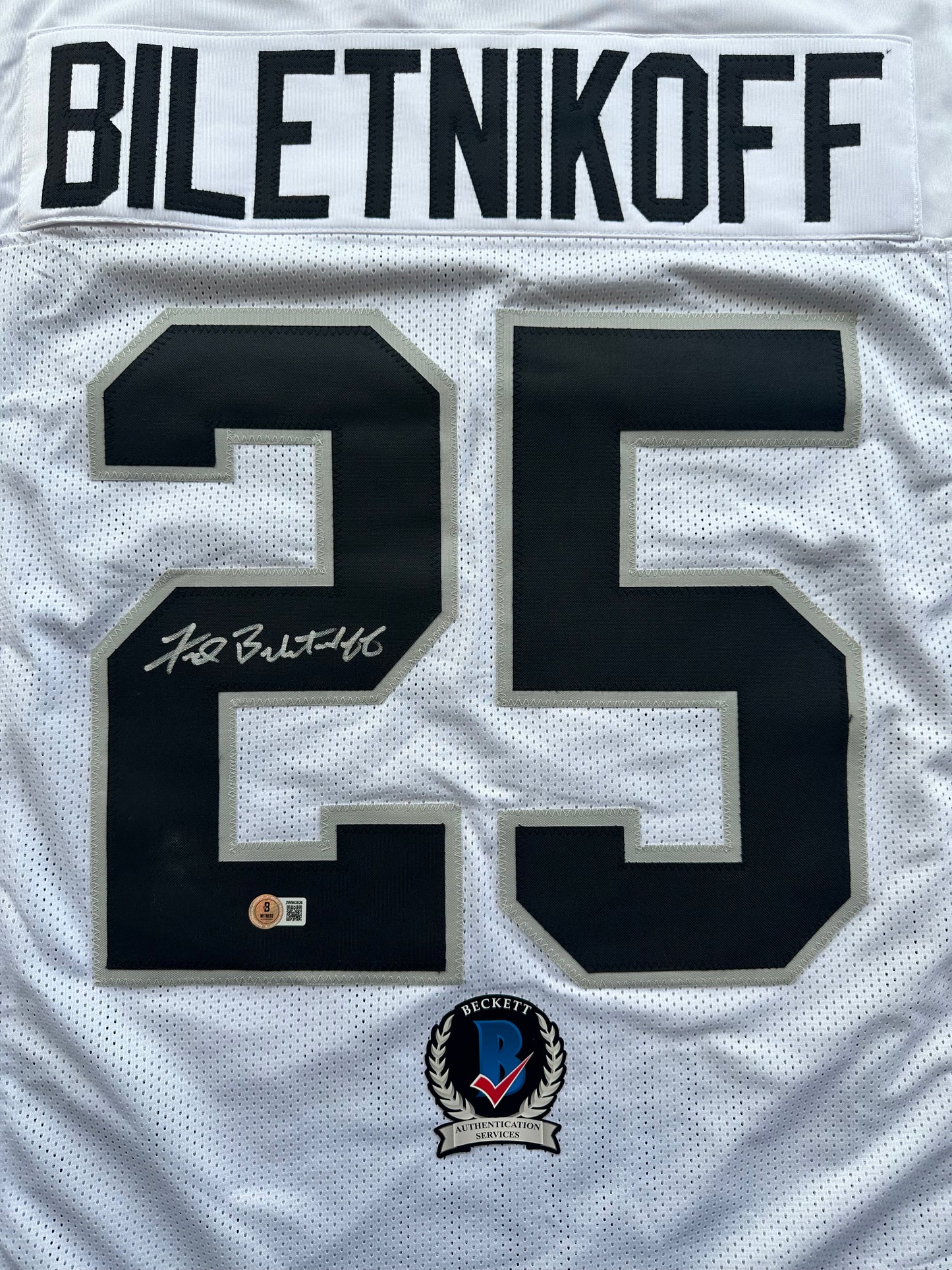 FRED BILETNIKOFF Oakland Raiders SIGNED FOOTBALL WHITE JERSEY XL FSU BAS