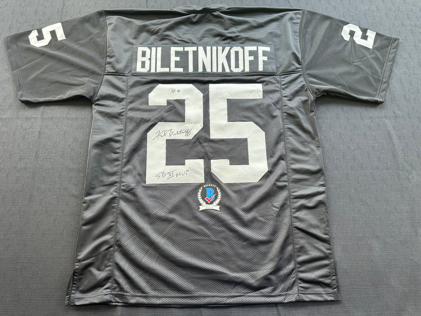 FRED BILETNIKOFF Oakland Raiders SIGNED FOOTBALL JERSEY XL w/SB XI MVP FSU BAS