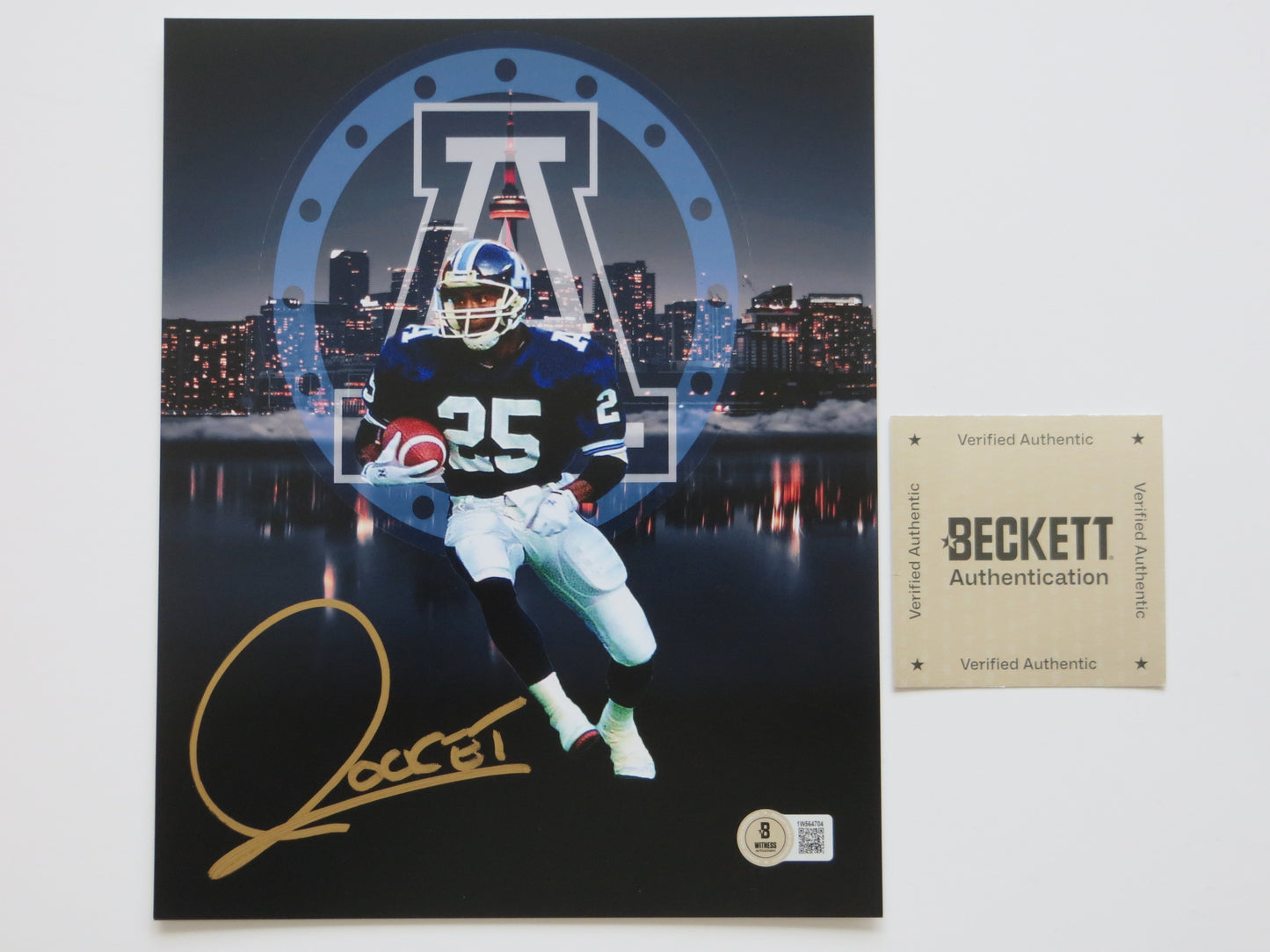 ROCKET ISMAIL TORONTO ARGONAUTS SIGNED 8x10 Skyline PHOTO Notre Dame BAS