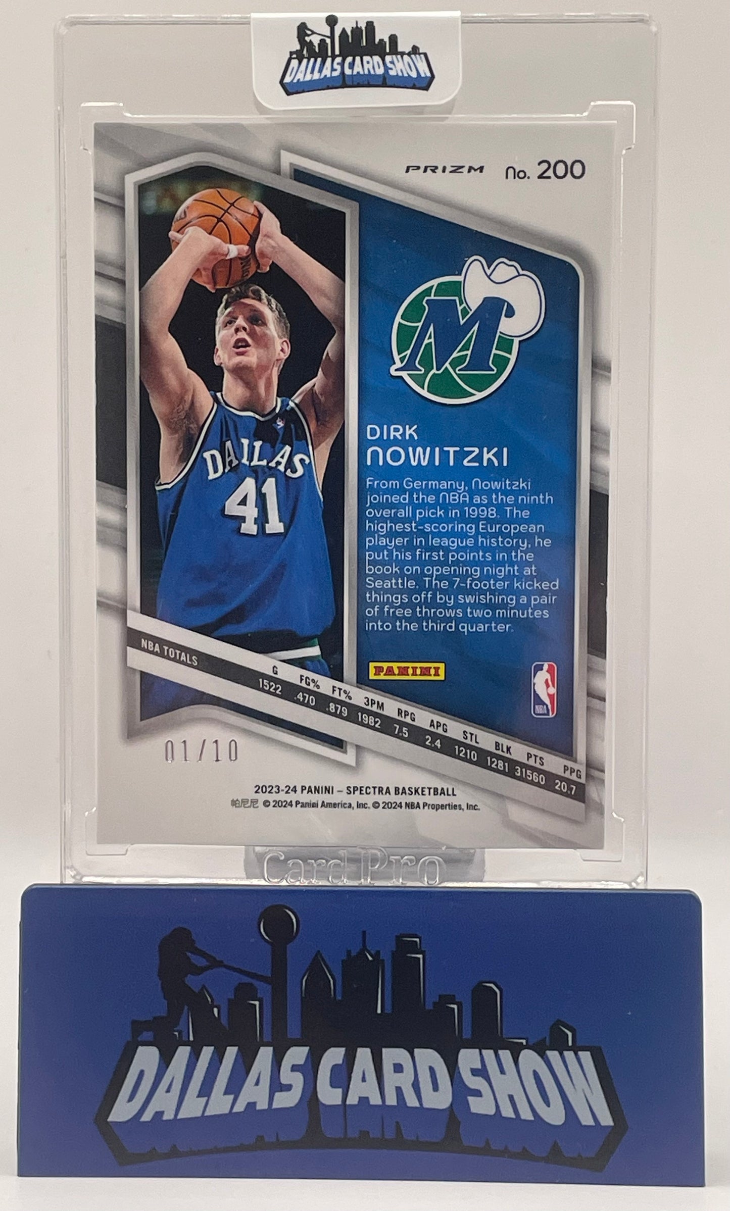 2023-24 Panini Spectra #200 Dirk Nowitzki Gold /10