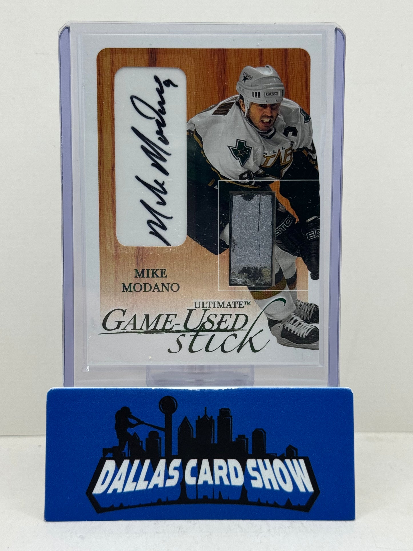 2004-05 In The Game #138 Mike Modano Ultimate Game-Used Stick Autograph /30