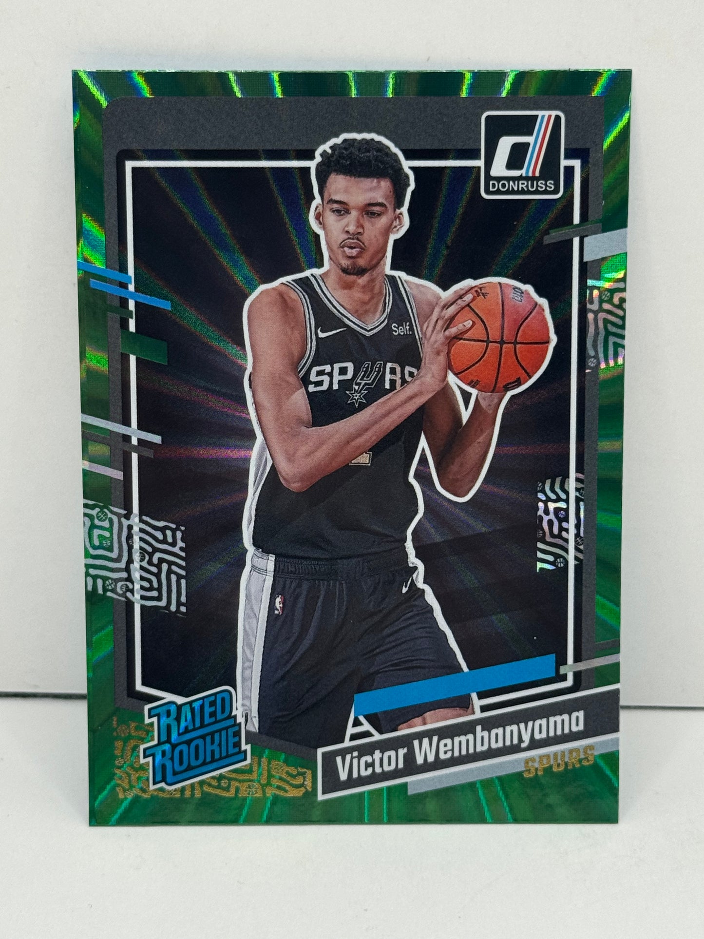 2023-24 Donruss Victor Wembanyama Green Sunburst #220 Spurs