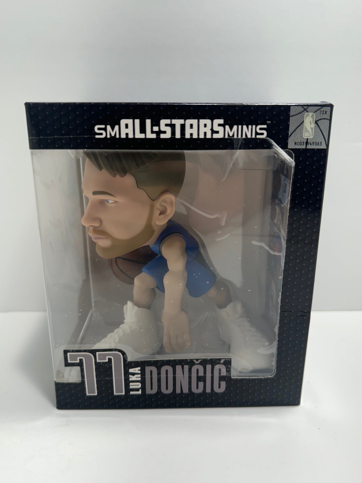 Luka Doncic (Dallas Mavericks) IconAI Mini 6" NBA smALL-STARS