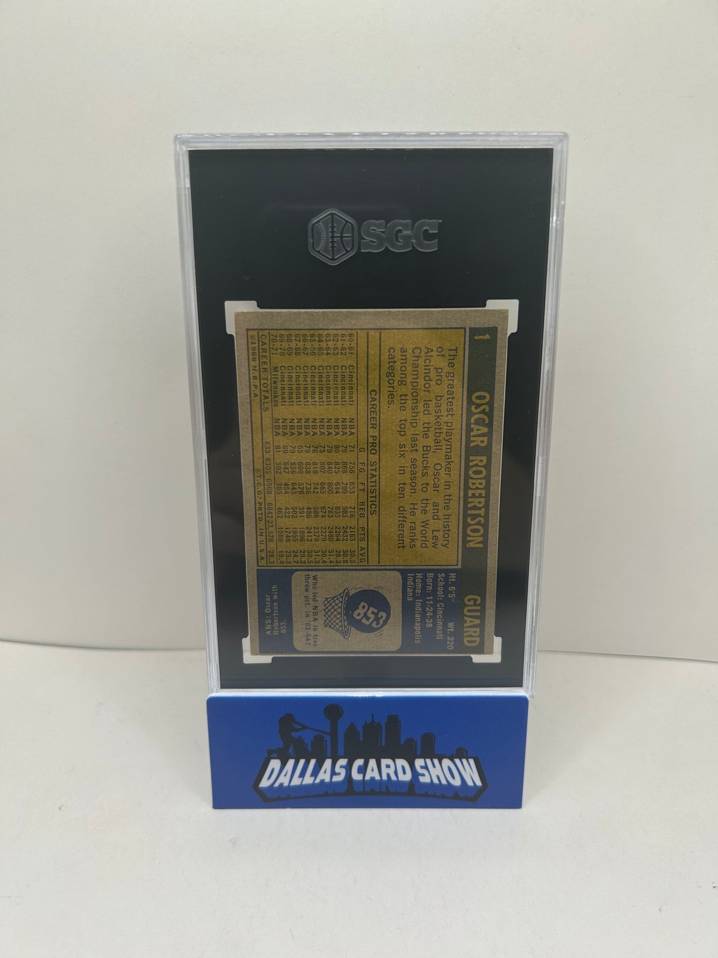 1971-72 Topps Basketball #1 Oscar Robertson Milwaukee Bucks HOF SGC 4