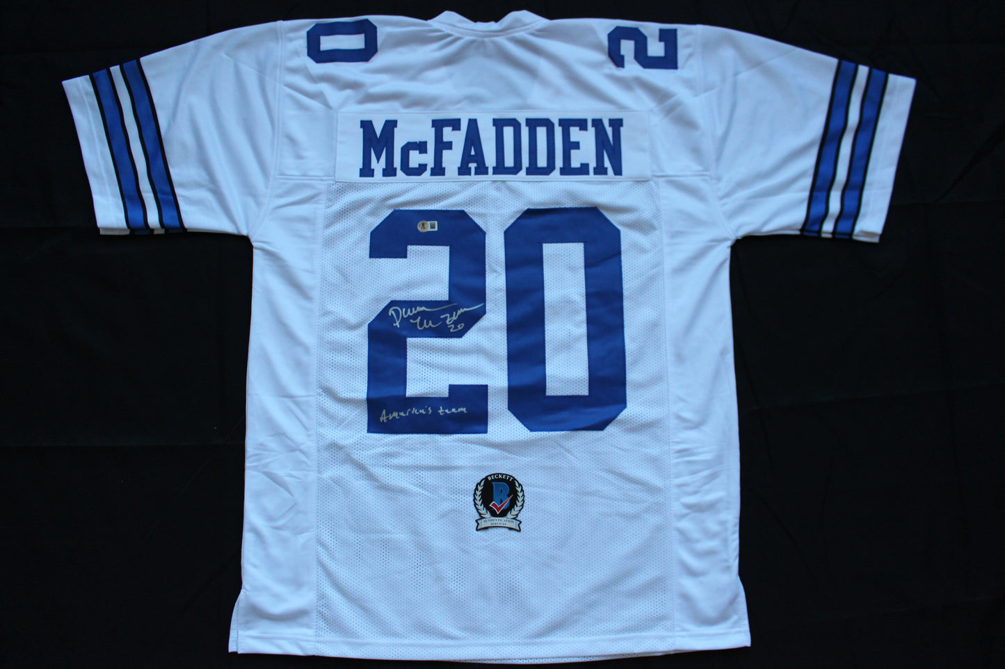DARREN McFADDEN DALLAS COWBOYS SIGNED FOOTBALL JERSEY w/AmericasTeam Razorbacks BAS