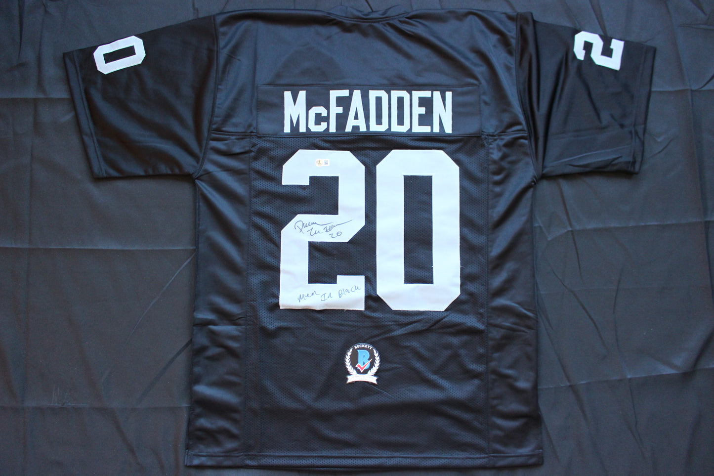 DARREN McFADDEN OAKLAND RAIDERS SIGNED FOOTBALL JERSEY w/MenInBlack Arkansas BAS
