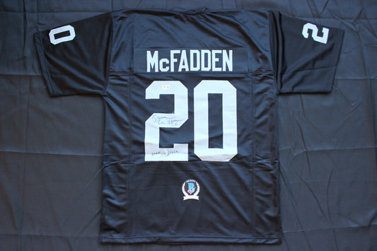 DARREN McFADDEN OAKLAND RAIDERS SIGNED FOOTBALL JERSEY w/MenInBlack Arkansas BAS