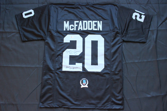 DARREN McFADDEN OAKLAND RAIDERS SIGNED FOOTBALL JERSEY w/MenInBlack Arkansas BAS