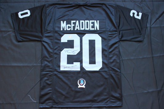 DARREN McFADDEN OAKLAND RAIDERS SIGNED FOOTBALL JERSEY w/MenInBlack Arkansas BAS