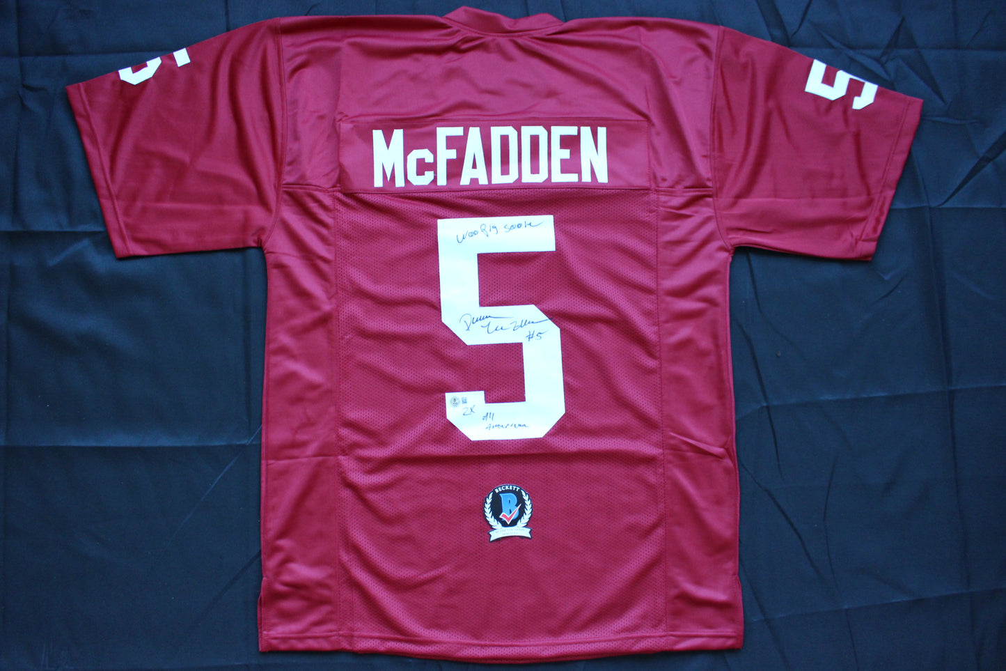 DARREN McFADDEN ARKNASAS RAZORBACKS SIGNED FOOTBALL JERSEY w/INSCs BAS COA