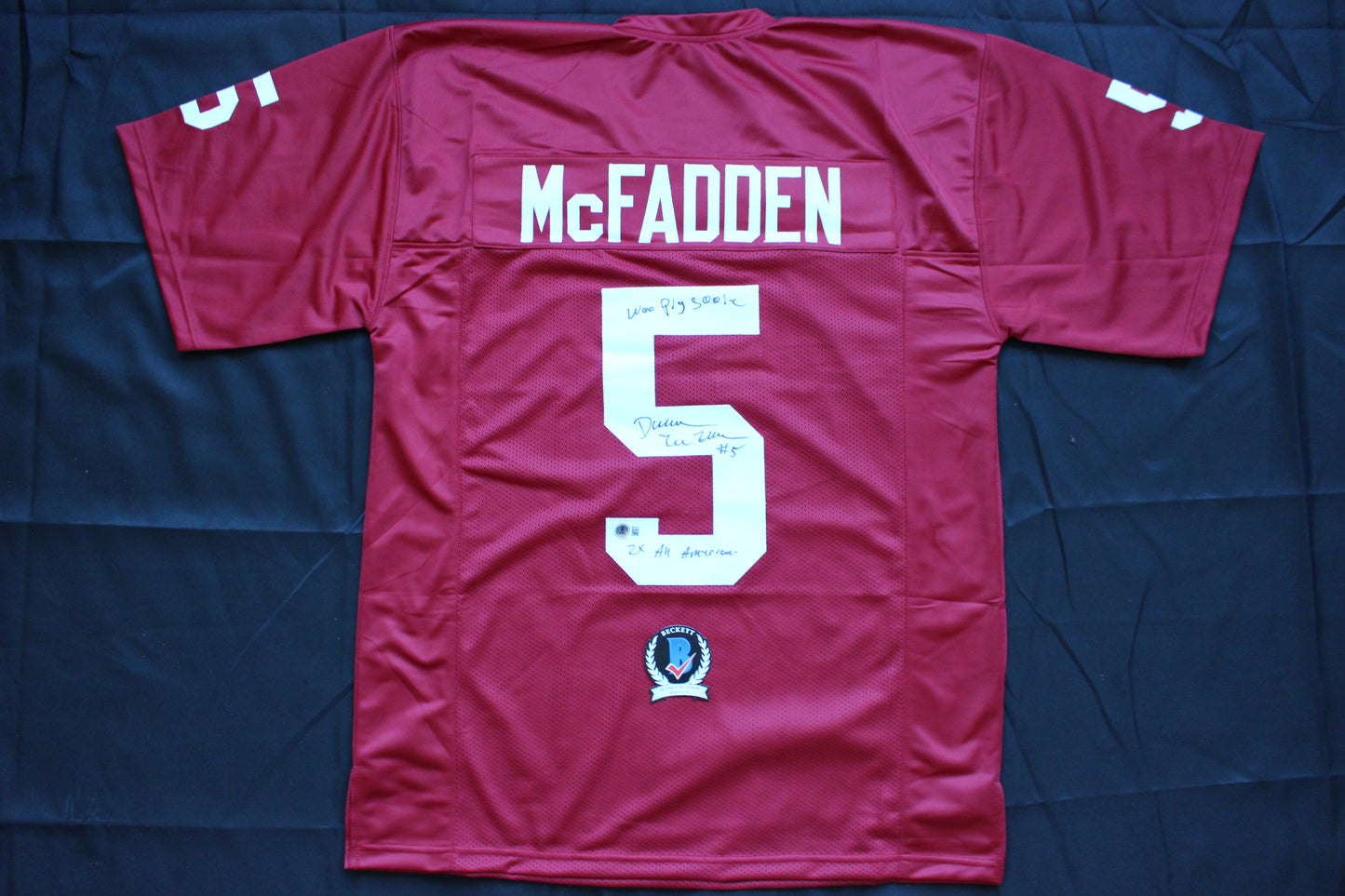 DARREN McFADDEN ARKNASAS RAZORBACKS SIGNED FOOTBALL JERSEY w/INSCs BAS COA