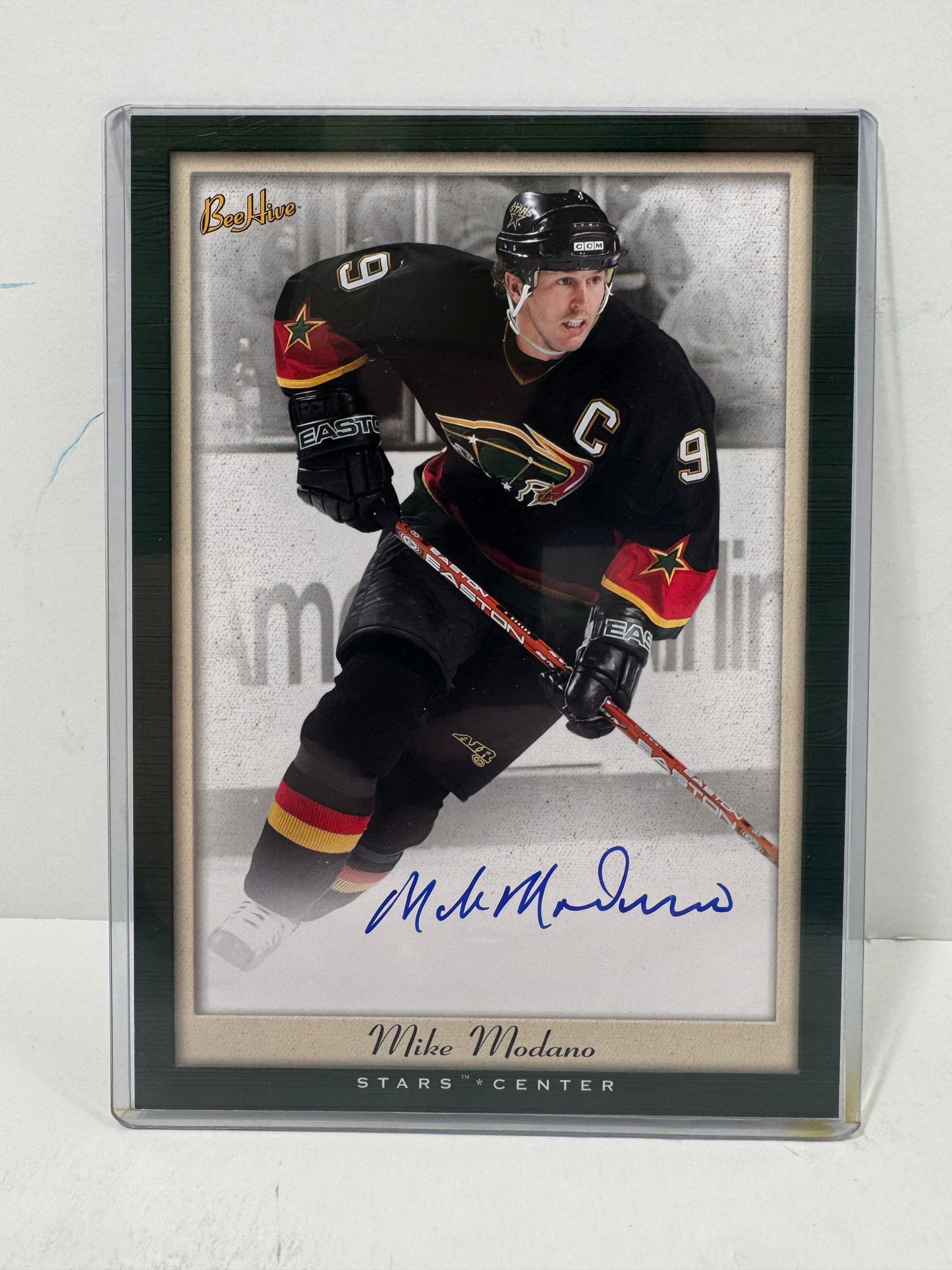 2005-2006 BeeHive Hockey Mike Modano Auto Big Card
