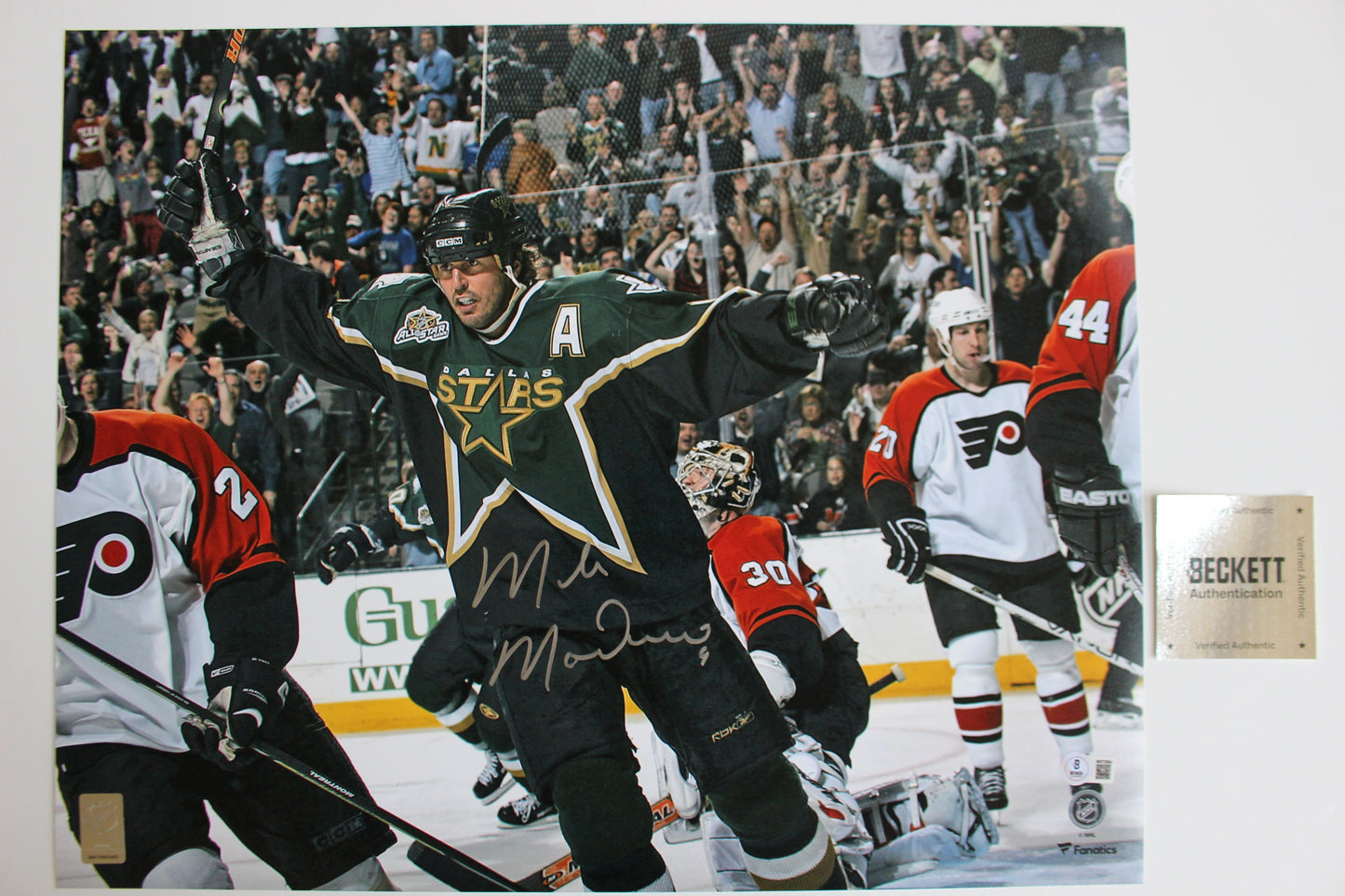 MIKE MODANO Dallas Stars SIGNED Goal 16x20 PHOTO BAS