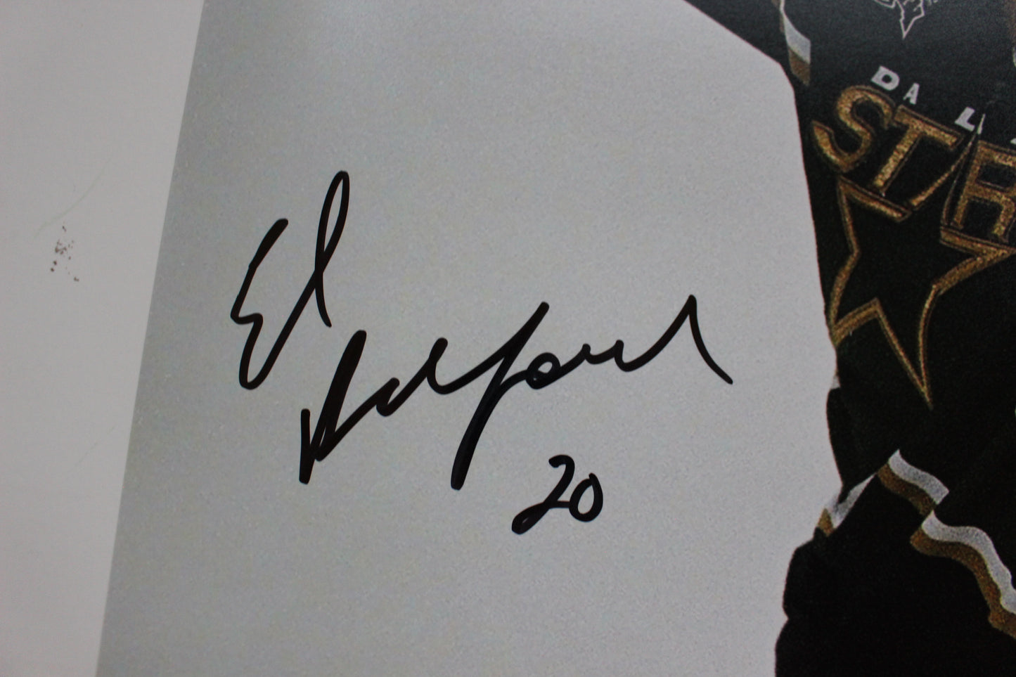 ED BELFOUR DALLAS STARS SIGNED 16x20 PHOTO Holding up the Cup BAS COA
