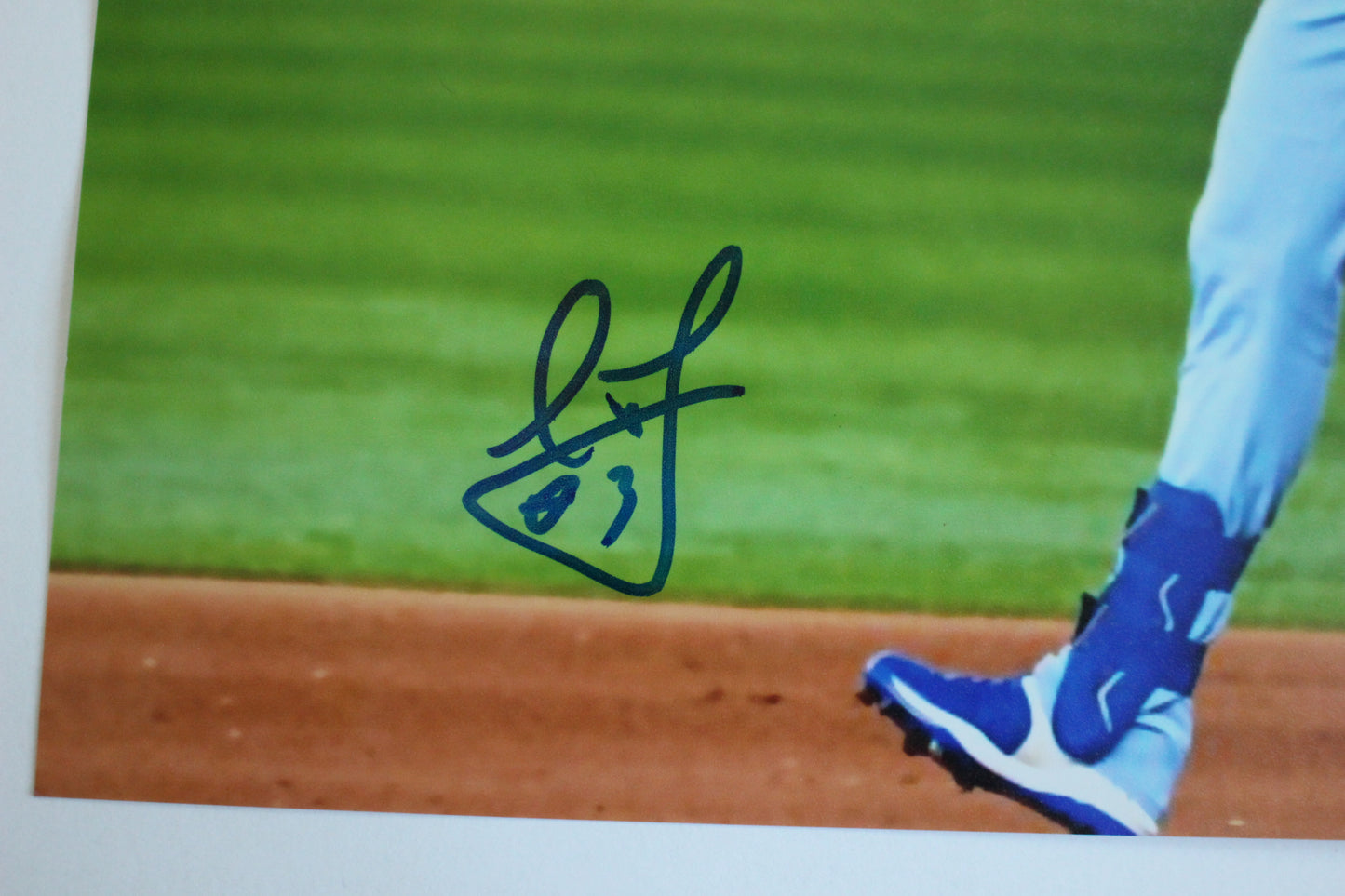 LEODY TAVERAS TEXAS RANGERS SIGNED 8x10 PHOTO Rounding the Bases BAS COA