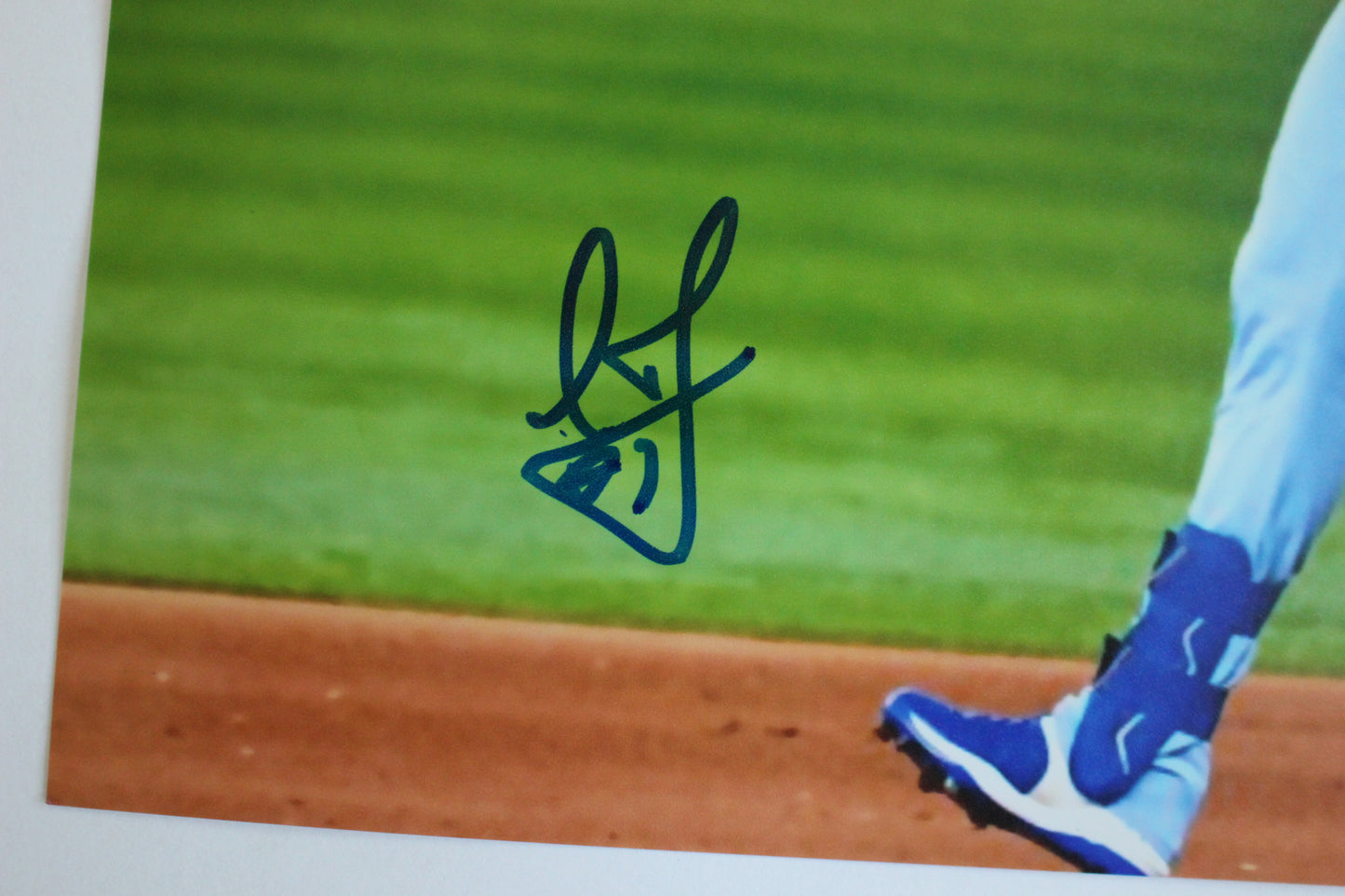 LEODY TAVERAS TEXAS RANGERS SIGNED 8x10 PHOTO Rounding the Bases BAS COA