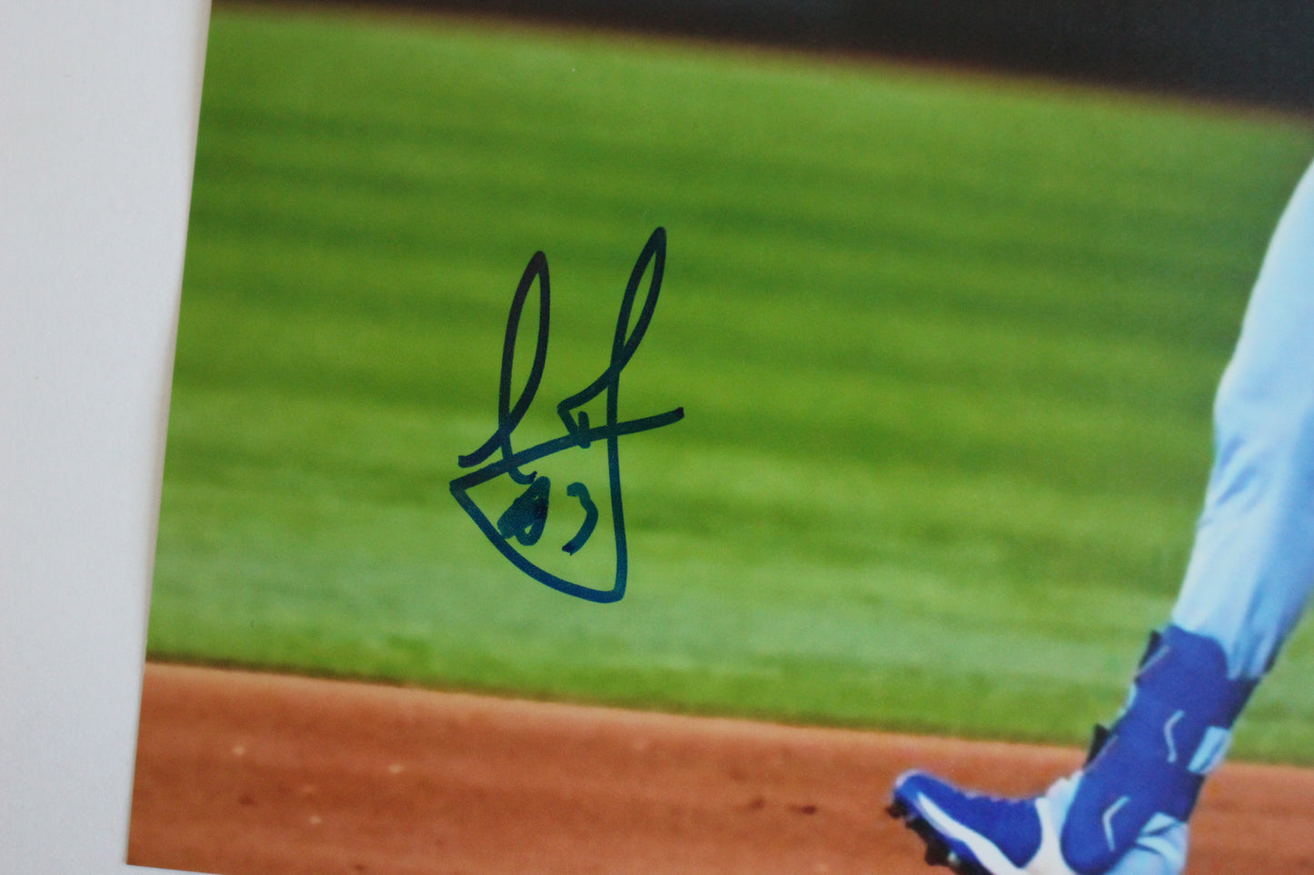 LEODY TAVERAS TEXAS RANGERS SIGNED 8x10 PHOTO Rounding the Bases BAS COA