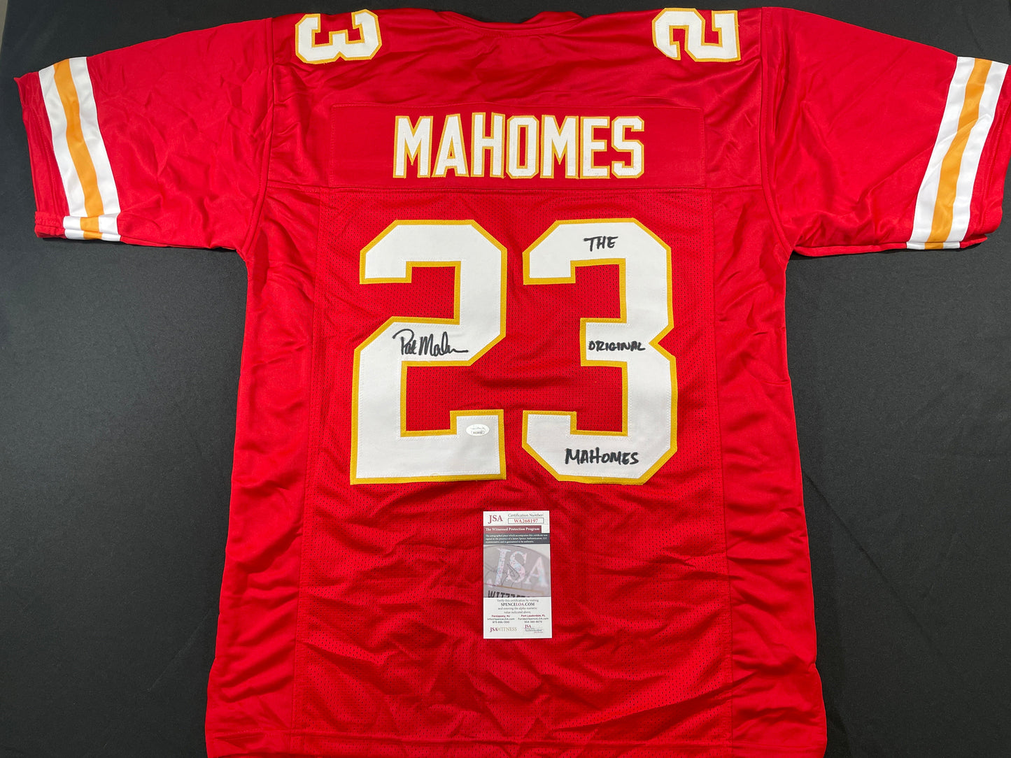 PAT PATRICK MAHOMES SR SIGNED JERSEY KC CHIEFS w/ Who'sYourDaddy Twins JSA COA