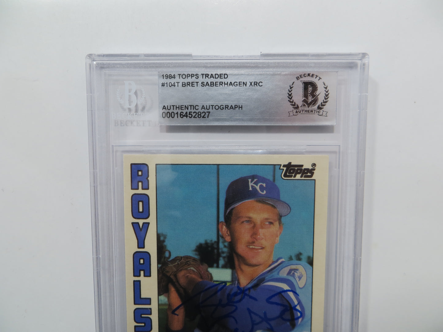BRET SABERHAGEN SIGNED BGS BAS SLAB 1984 Topps Traded #104T XRC KC ROYALS
