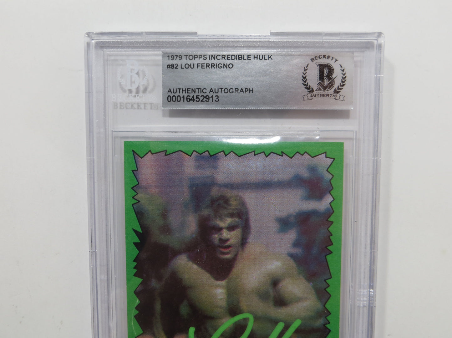 LOU FERRIGNO SIGNED 1979 TOPPS INCREDIBLE HULK #82 BGS SLAB