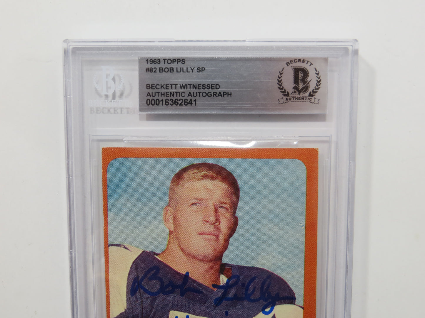 BOB LILLY SIGNED 1963 Topps #82 BGS BAS SLAB w/HOF 80 DALLAS COWBOYS Auto
