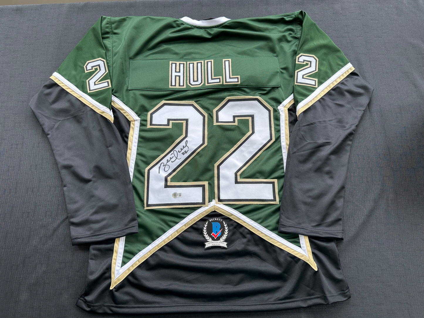 BRETT HULL SIGNED GREEN HOCKEY JERSEY Dallas Stars BAS