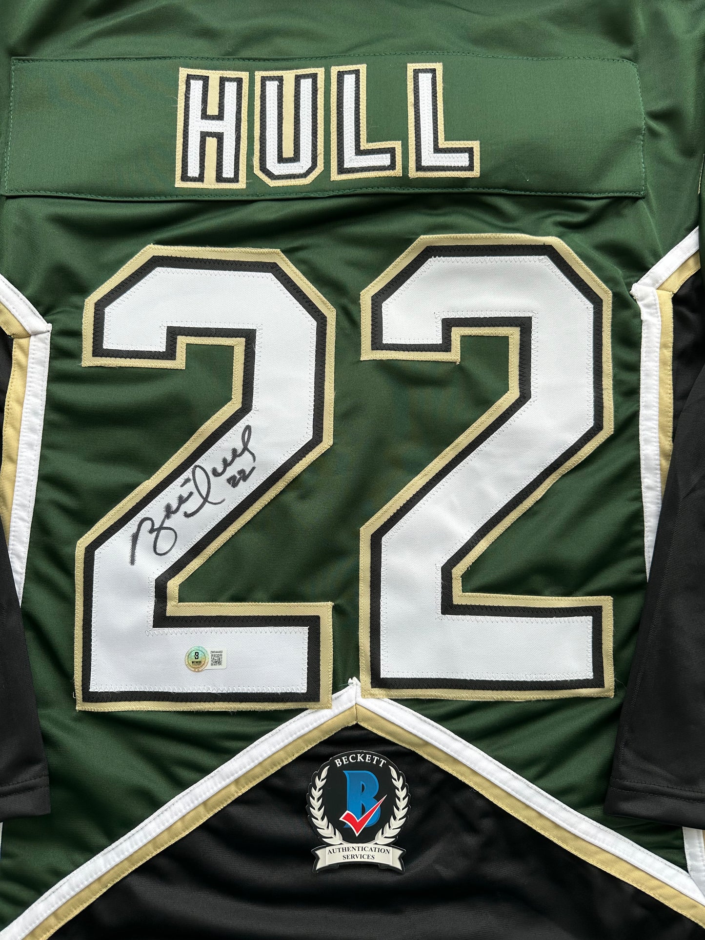 BRETT HULL SIGNED GREEN HOCKEY JERSEY Dallas Stars BAS
