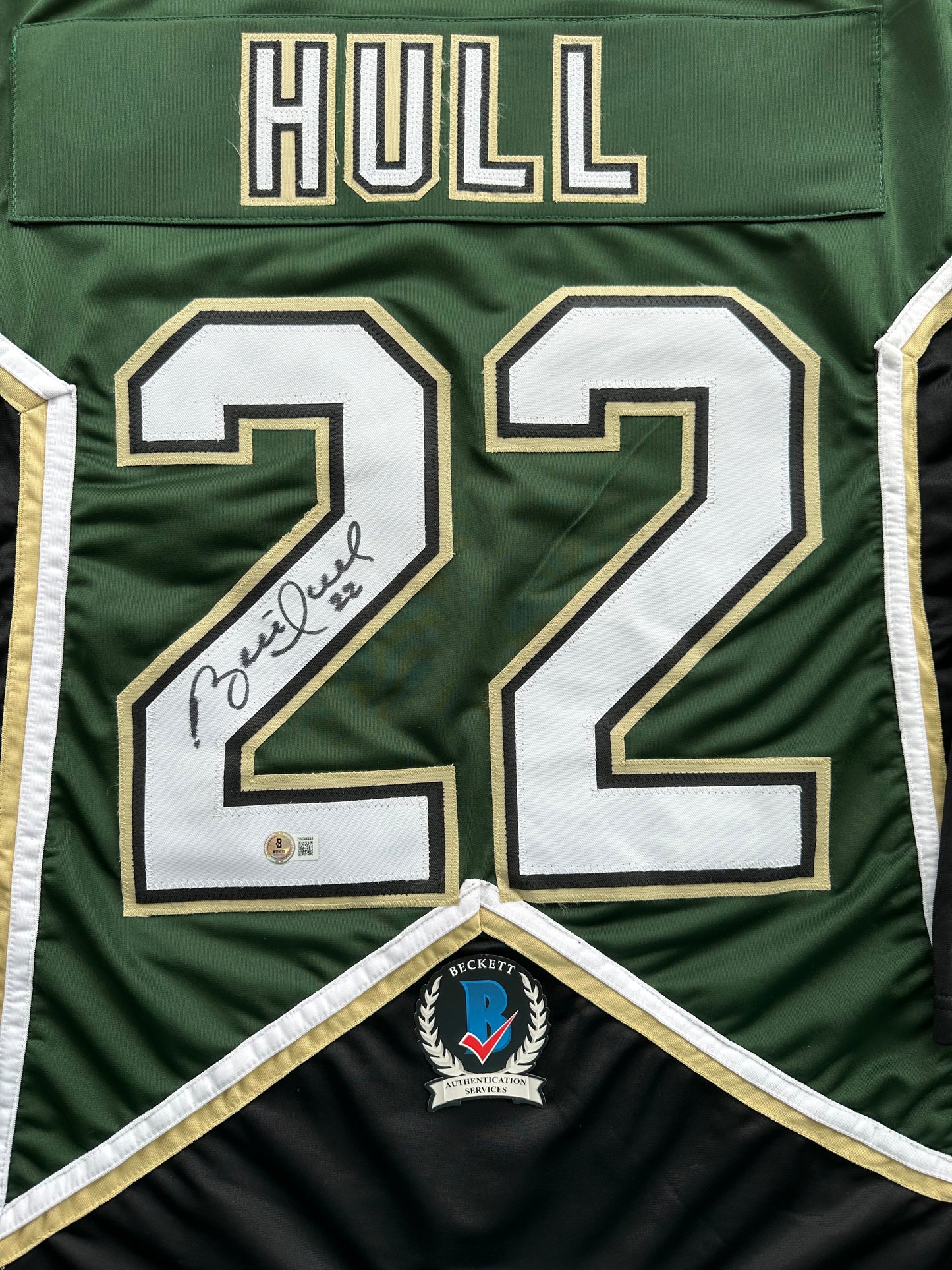BRETT HULL SIGNED GREEN HOCKEY JERSEY Dallas Stars BAS