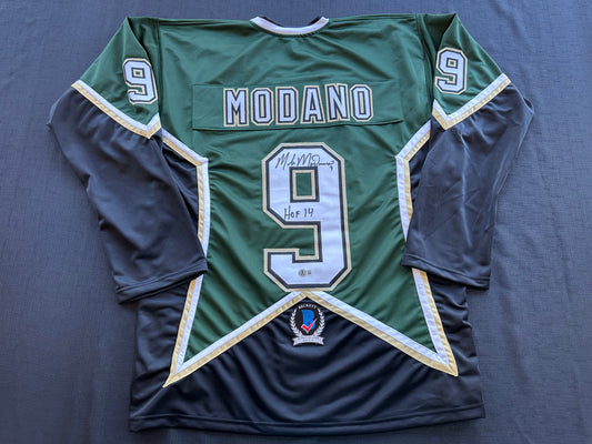 MIKE MODANO SIGNED GREEN HOCKEY JERSEY DALLAS STARS w/"HOF 14" BAS COA