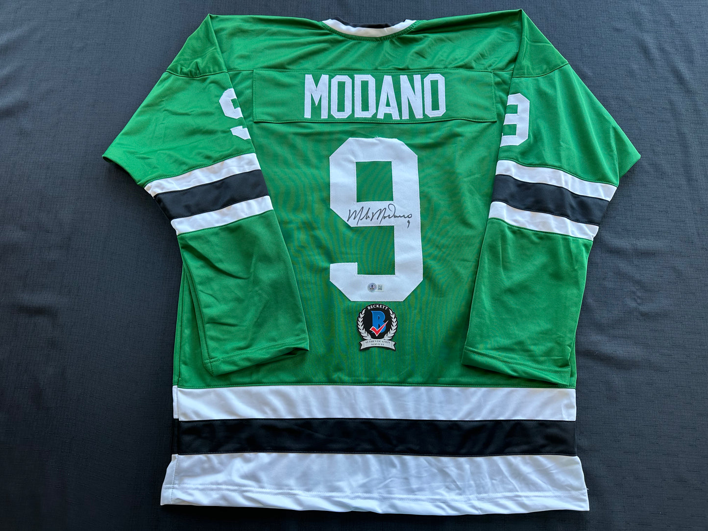 MIKE MODANO SIGNED GREEN HOCKEY JERSEY XL Dallas Stars BAS COA