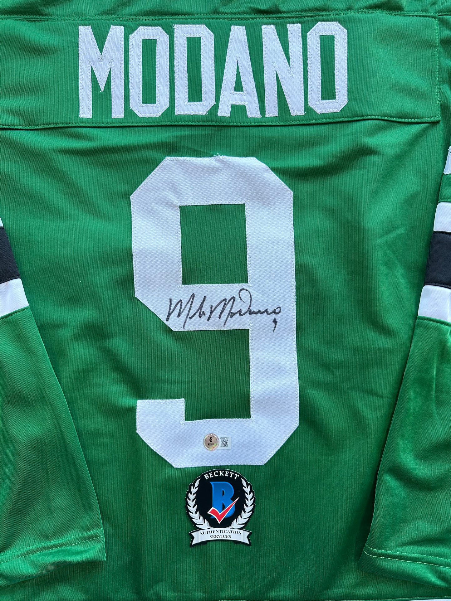 MIKE MODANO SIGNED GREEN HOCKEY JERSEY XL Dallas Stars BAS COA