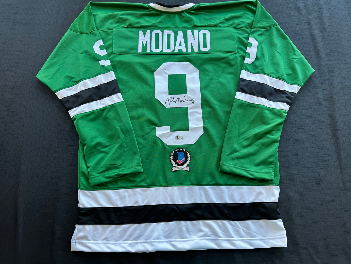 MIKE MODANO SIGNED GREEN HOCKEY JERSEY XL Dallas Stars BAS COA