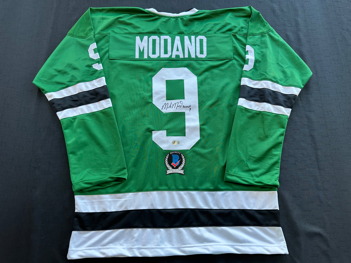 MIKE MODANO SIGNED GREEN HOCKEY JERSEY XL Dallas Stars BAS COA