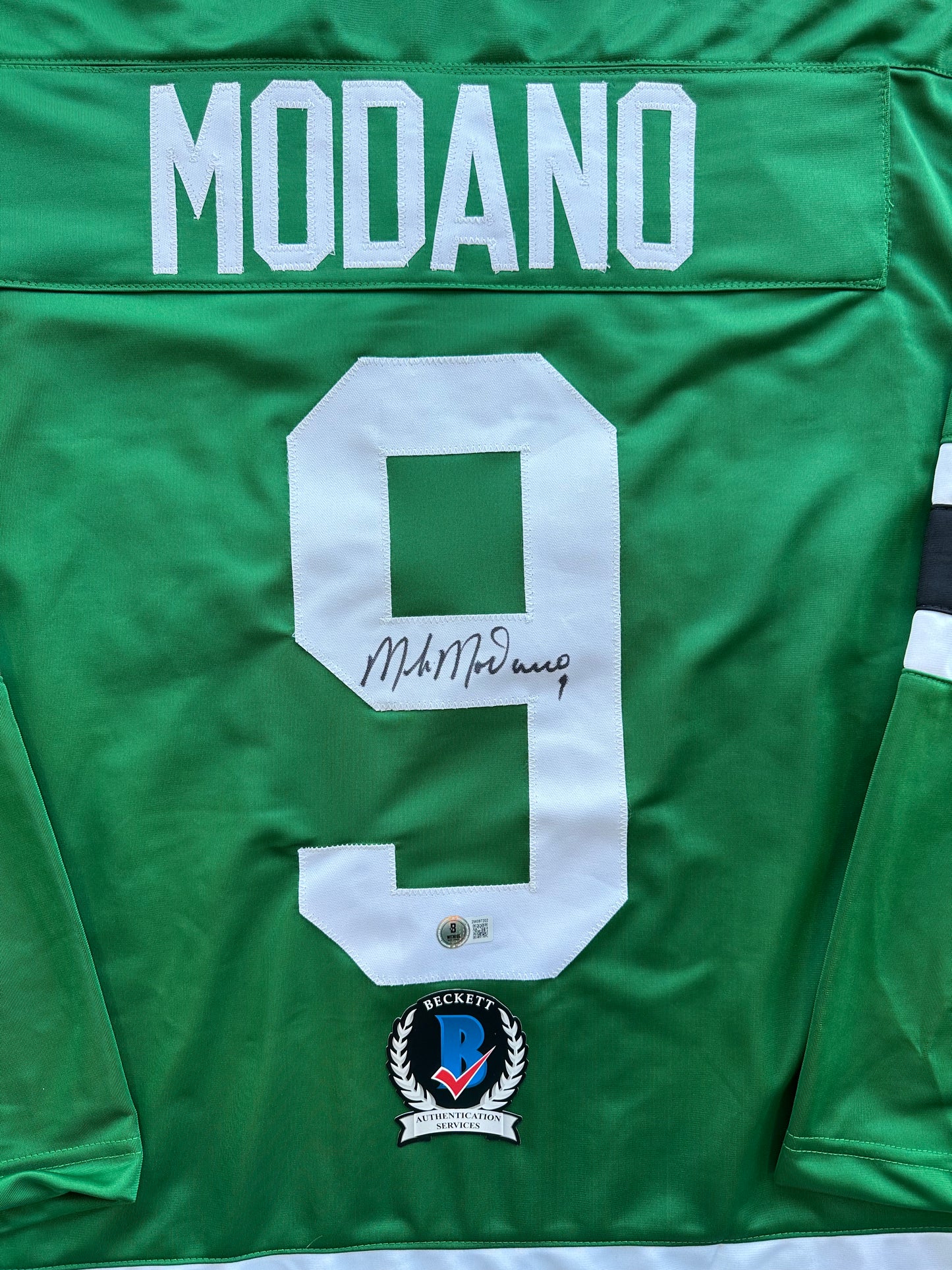 MIKE MODANO SIGNED GREEN HOCKEY JERSEY XL Dallas Stars BAS COA