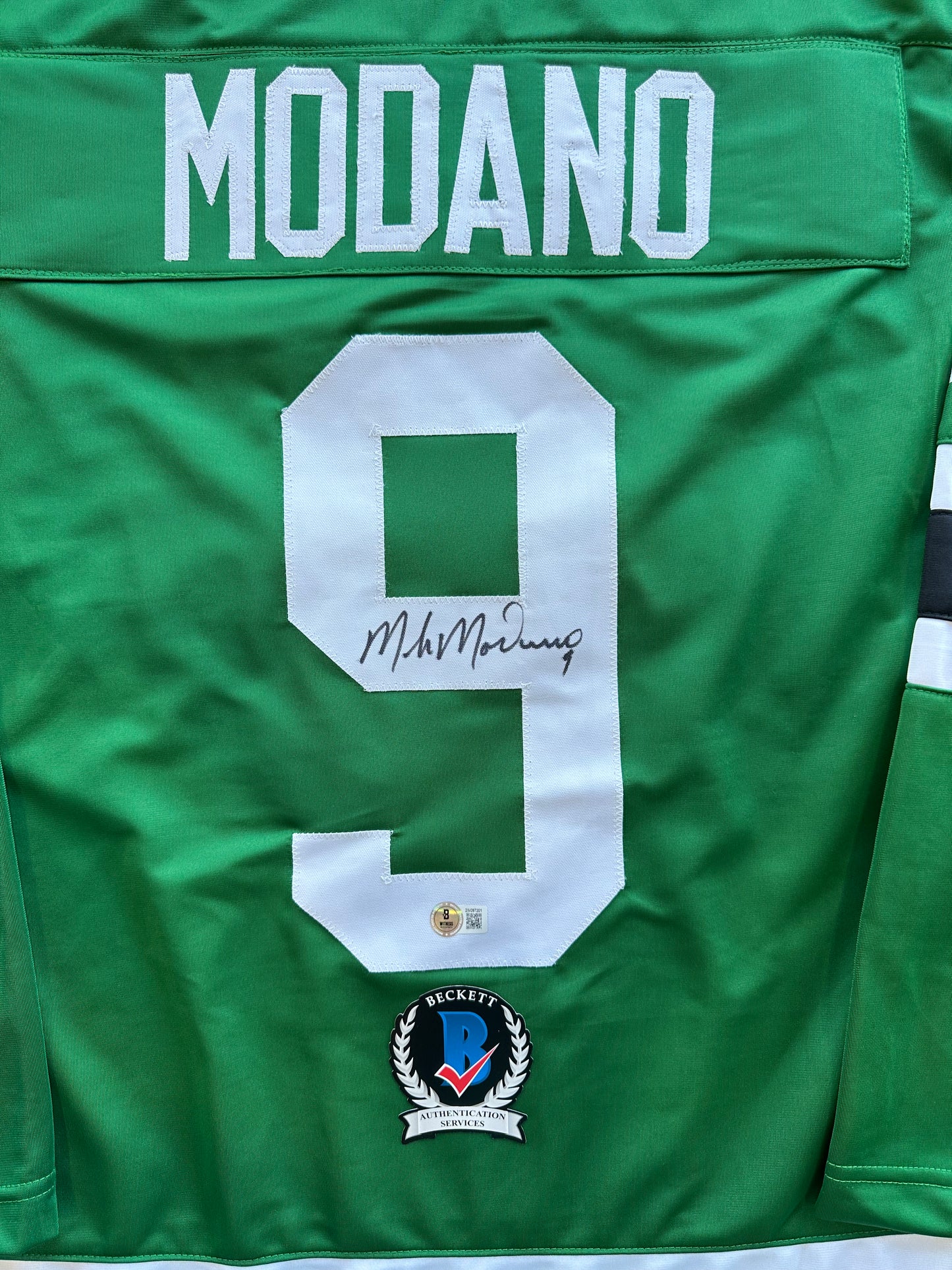 MIKE MODANO SIGNED GREEN HOCKEY JERSEY XL Dallas Stars BAS COA