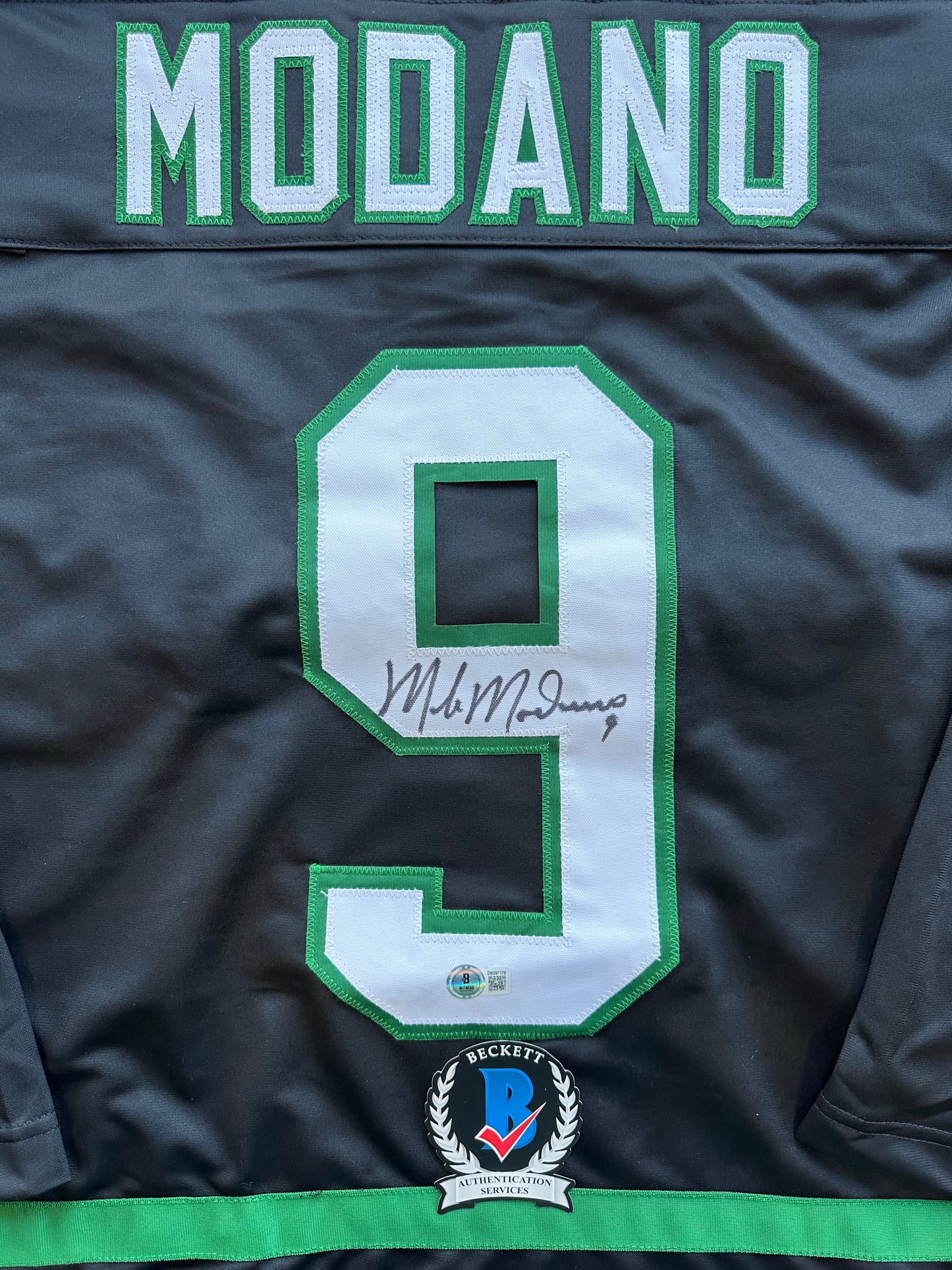 MIKE MODANO SIGNED BLACK HOCKEY JERSEY XL Dallas Stars BAS COA
