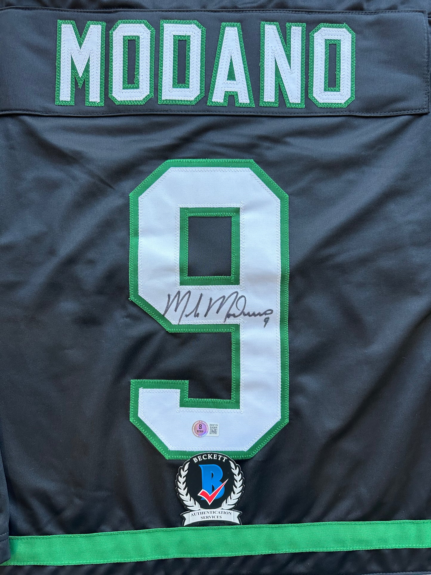MIKE MODANO SIGNED BLACK HOCKEY JERSEY XL Dallas Stars BAS COA