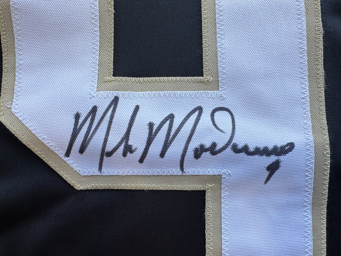 MIKE MODANO SIGNED BLACK AND GOLD HOCKEY JERSEY XL Dallas Stars BAS