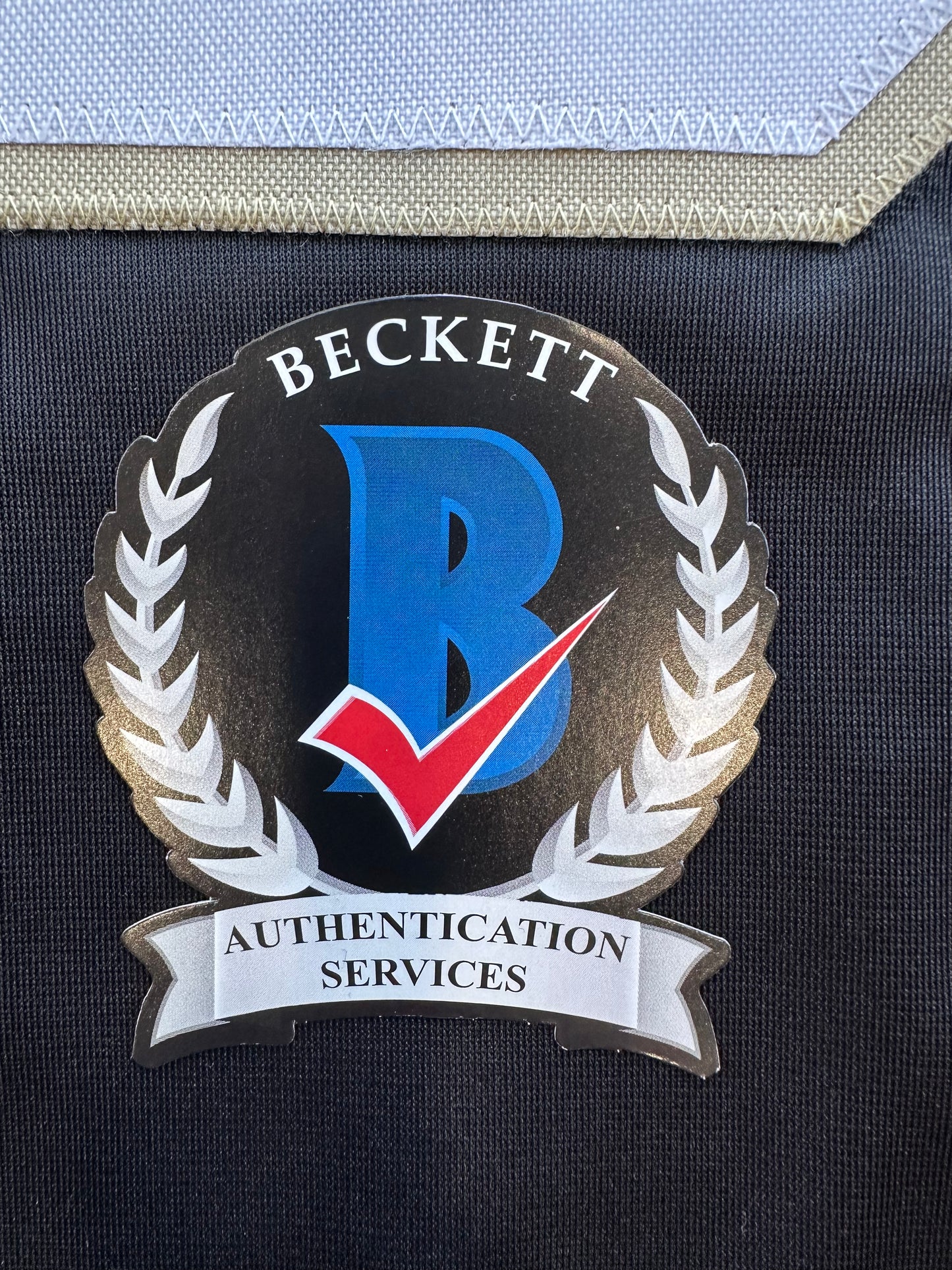 MIKE MODANO SIGNED BLACK AND GOLD HOCKEY JERSEY XL Dallas Stars BAS