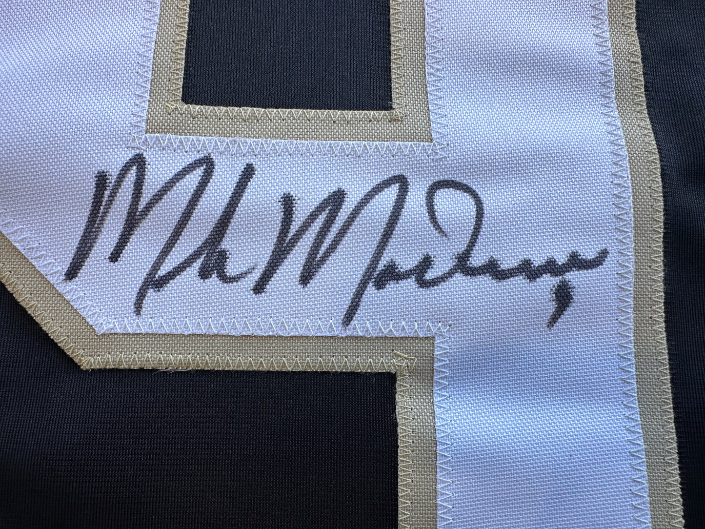 MIKE MODANO SIGNED BLACK AND GOLD HOCKEY JERSEY XL Dallas Stars BAS