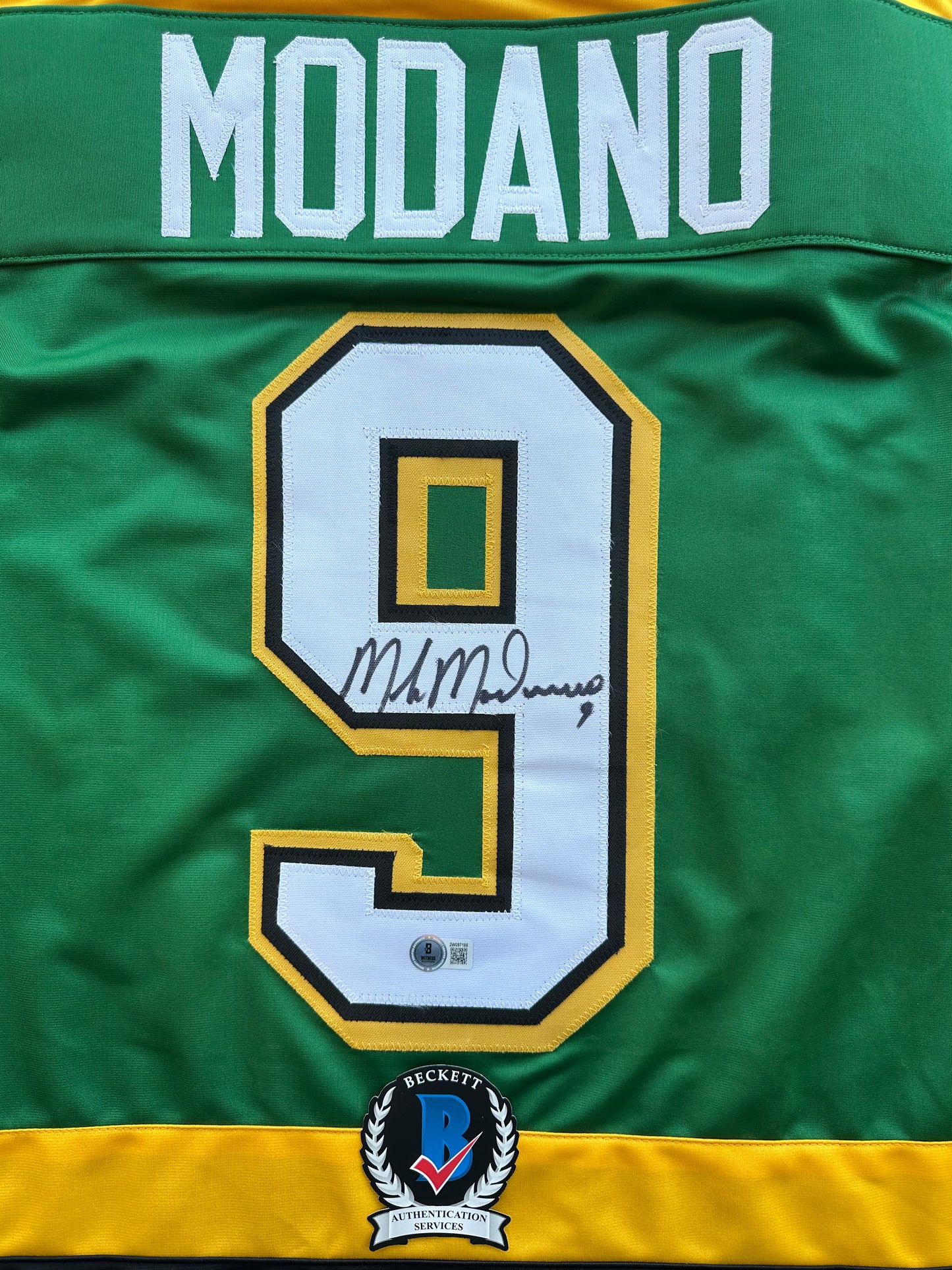 MIKE MODANO SIGNED CCM HOCKEY JERSEY XL Minnesota North Stars BAS COA