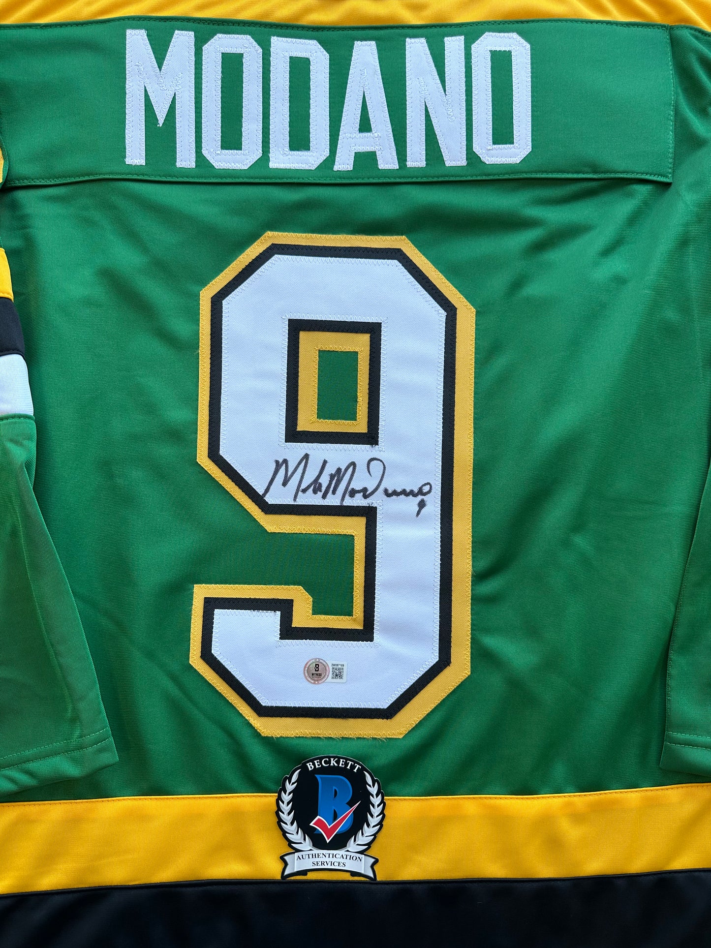 MIKE MODANO SIGNED CCM HOCKEY JERSEY XL Minnesota North Stars BAS COA