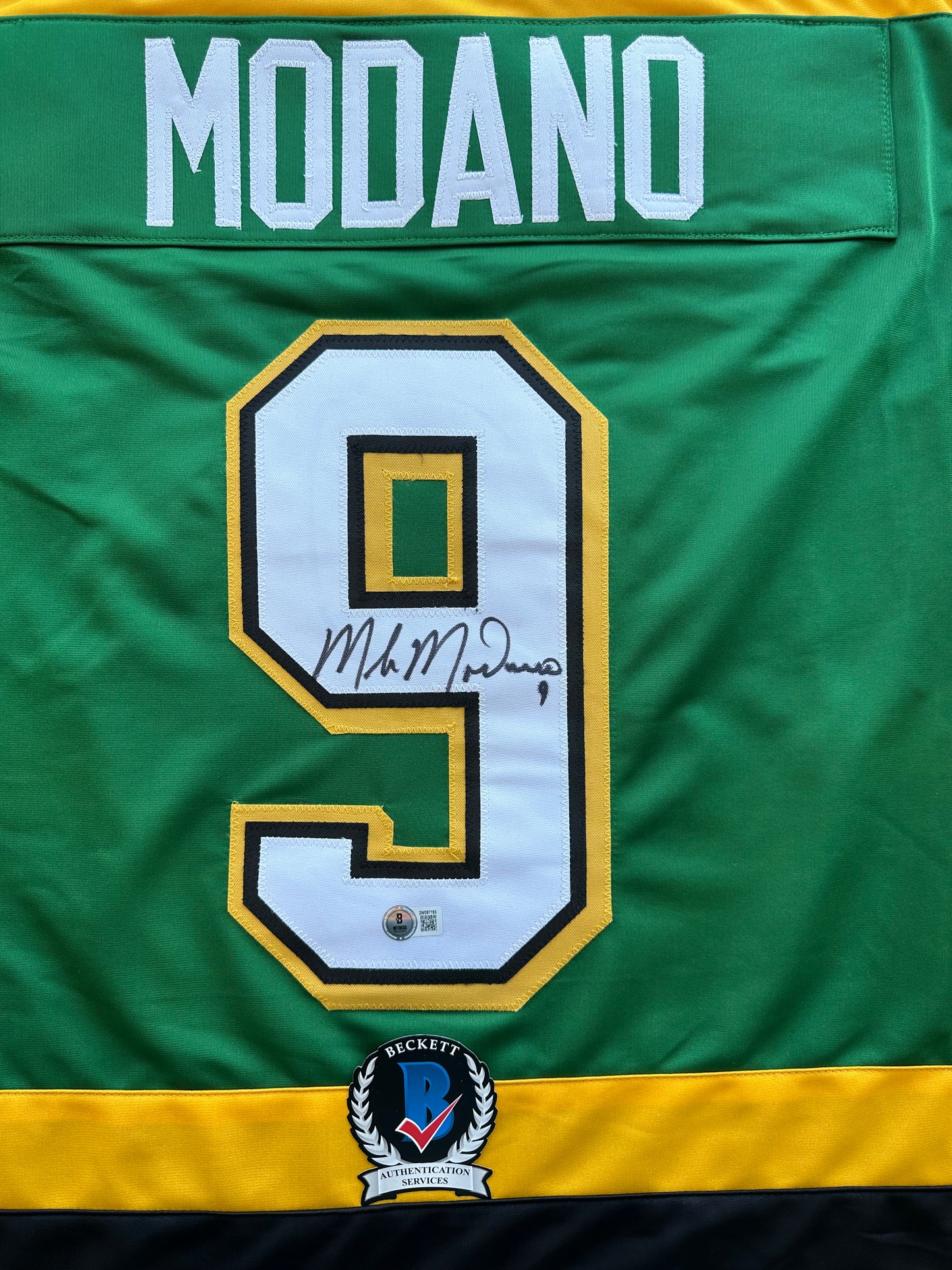 MIKE MODANO SIGNED CCM HOCKEY JERSEY XL Minnesota North Stars BAS COA