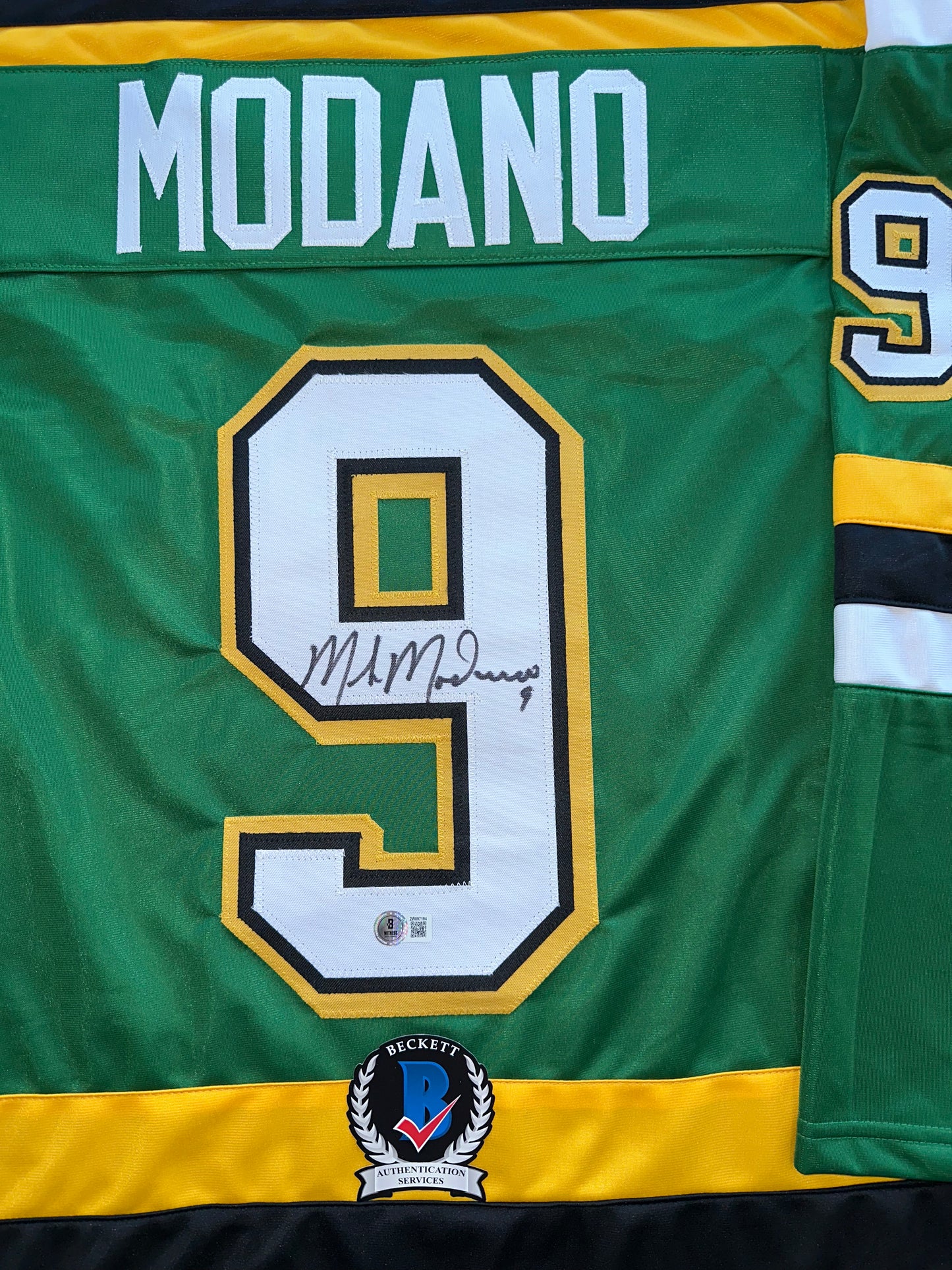 MIKE MODANO SIGNED CCM HOCKEY JERSEY XL Minnesota North Stars BAS COA