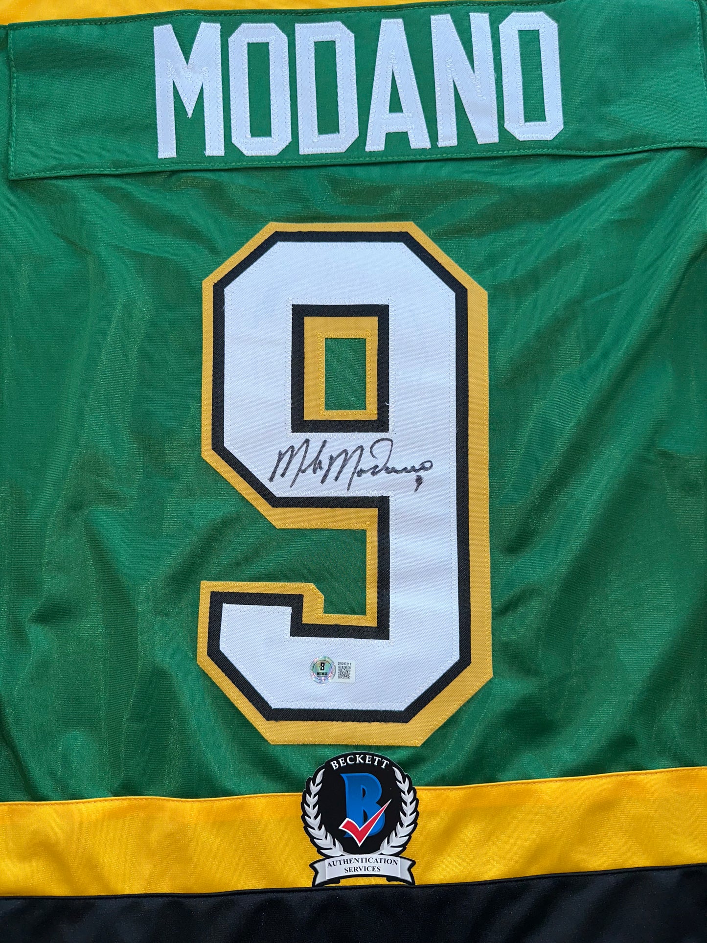 MIKE MODANO SIGNED CCM HOCKEY JERSEY XL Minnesota North Stars BAS COA