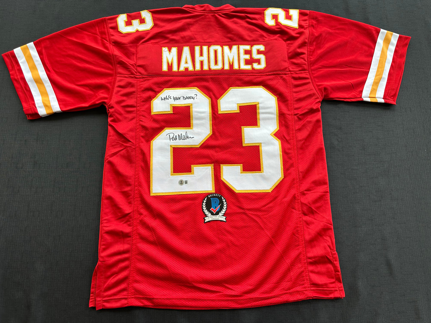 PAT PATRICK MAHOMES SR SIGNED JERSEY KC CHIEFS w/ Who'sYourDaddy BAS