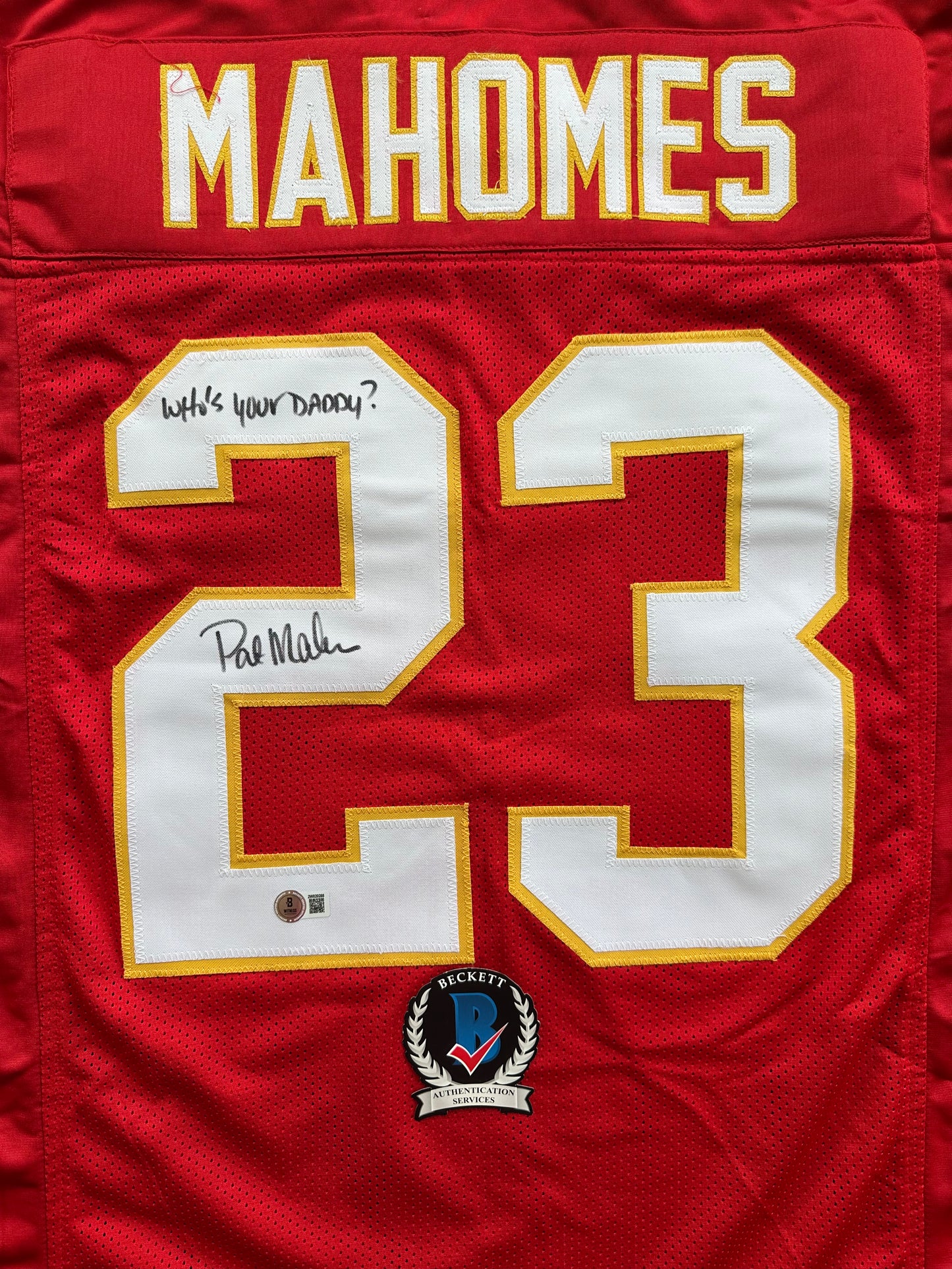 PAT PATRICK MAHOMES SR SIGNED JERSEY KC CHIEFS w/ Who'sYourDaddy BAS