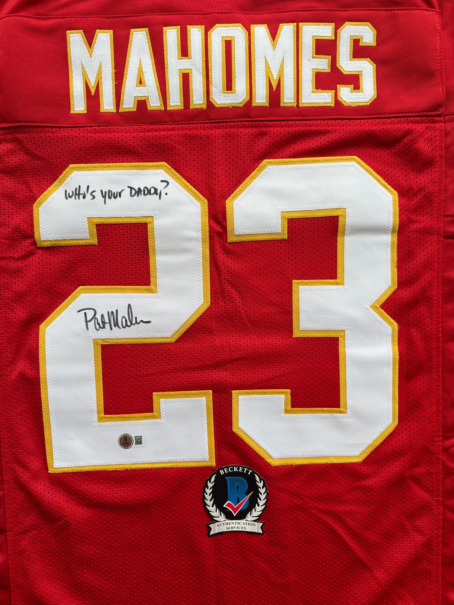PAT PATRICK MAHOMES SR SIGNED JERSEY KC CHIEFS w/ Who'sYourDaddy BAS